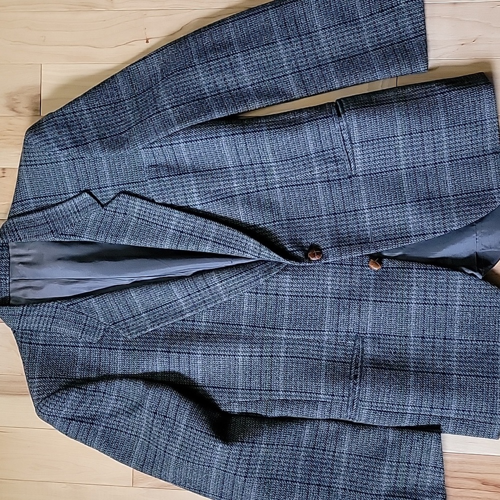 Vintage Italian wool blazer by Basile. 38r